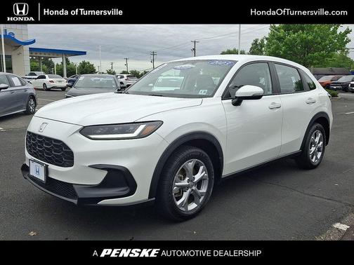 Platinum White Pearl 2023 Honda HR-V LX