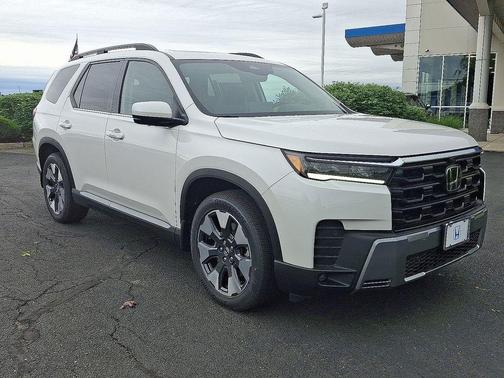 White Diamond Pearl 2026 Honda Pilot Touring