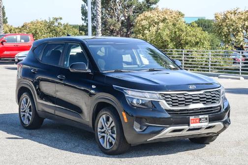 Cherry Black 2021 Kia Seltos LX