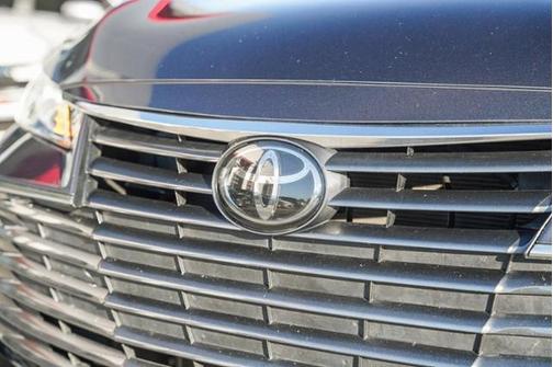 Photo 4 of 27 of 2021 Toyota Avalon XLE
