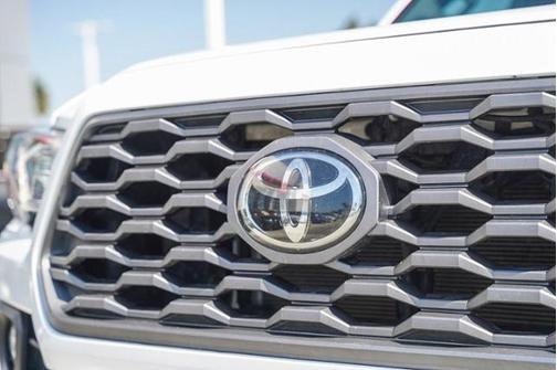 Photo 4 of 27 of 2021 Toyota Tacoma TRD Off Road