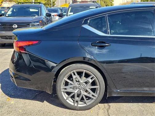 2024 Nissan Altima SR VC-Turbo FWD