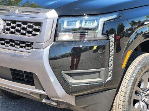 Super Black 2026 Nissan Frontier SV