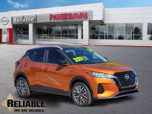 Monarch Orange Metallic/Super Black 2024 Nissan Kicks SV