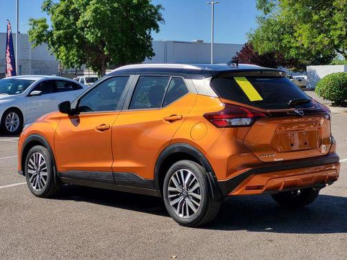 Monarch Orange Metallic/Super Black 2024 Nissan Kicks SV