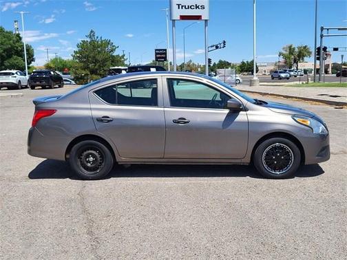 2017 Nissan Versa 1.6 S+