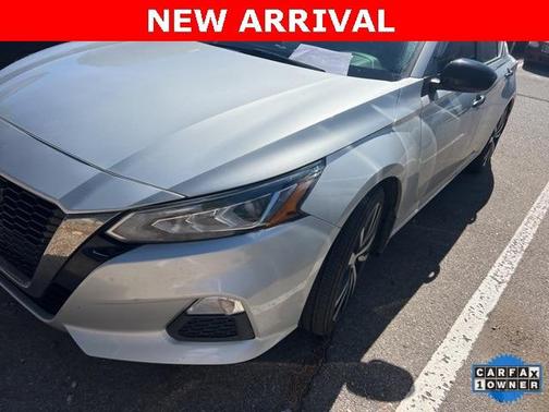 2022 Nissan Altima SR FWD