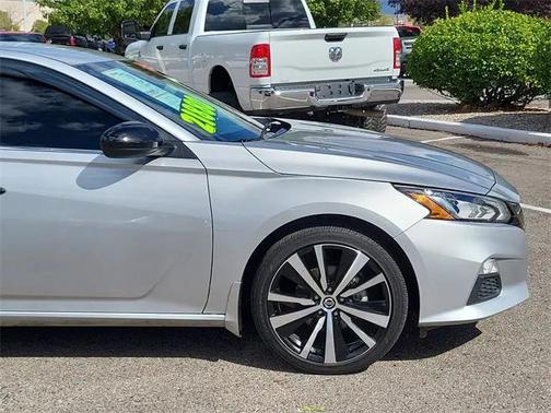 2022 Nissan Altima SR FWD
