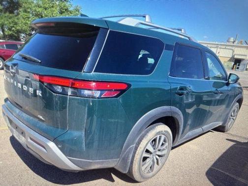 Obsidian Green Pearl 2022 Nissan Pathfinder SL 2WD