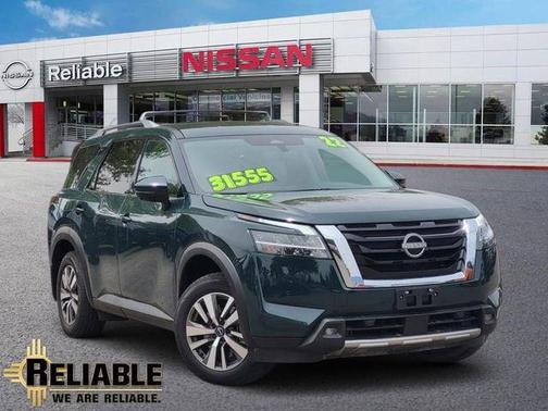 Obsidian Green Pearl 2022 Nissan Pathfinder SL 2WD