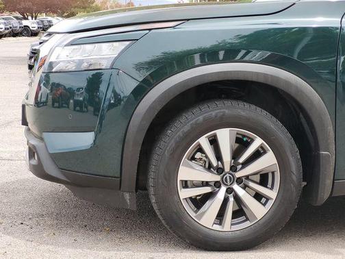 Obsidian Green Pearl 2022 Nissan Pathfinder SL 2WD