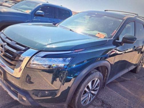 Obsidian Green Pearl 2022 Nissan Pathfinder SL 2WD