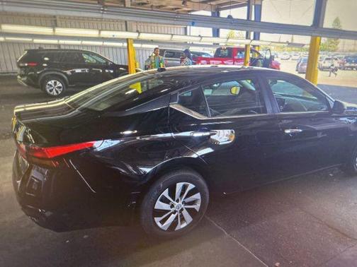 Super Black Clearcoat 2025 Nissan Altima S FWD
