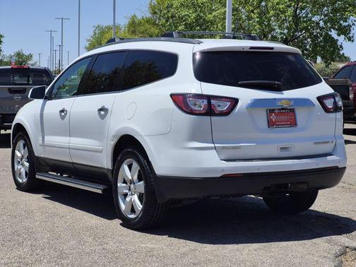 Summit White 2016 Chevrolet Traverse 1LT