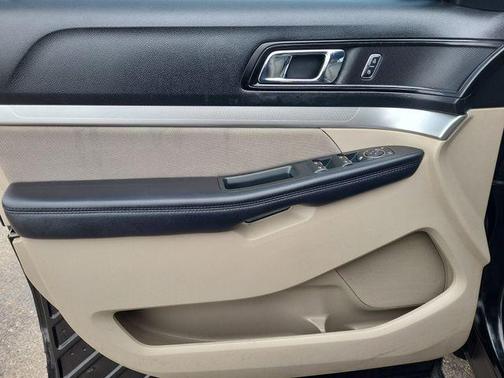 Agate Black Metallic 2019 Ford Explorer Base