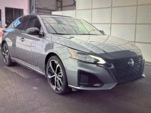 Gun Metallic 2024 Nissan Altima SR FWD