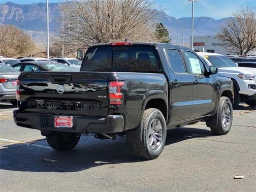2025 Nissan Frontier SV
