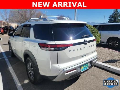 2022 Nissan Pathfinder SL 4WD