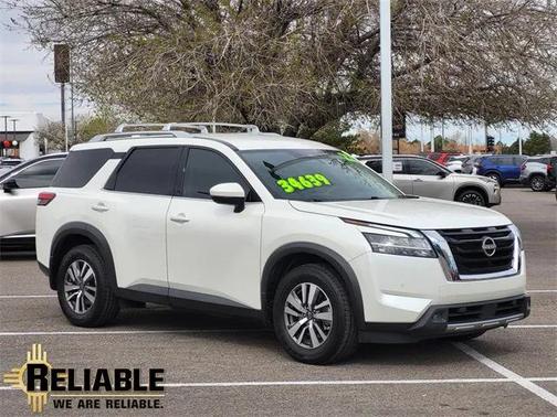 2022 Nissan Pathfinder SL 4WD