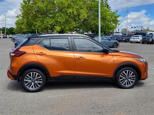 2023 Nissan Kicks SV