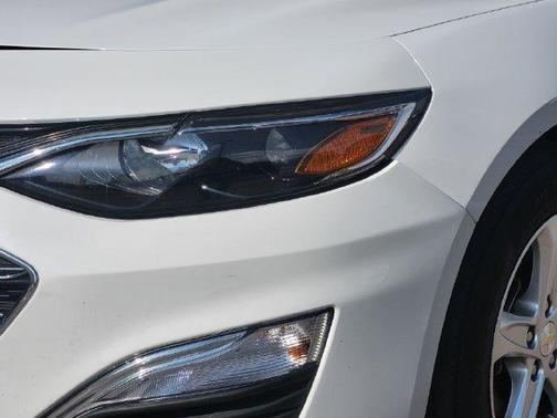 Summit White 2023 Chevrolet Malibu 1LS