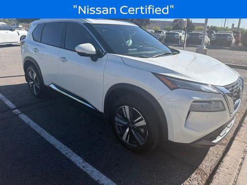 Pearl White Tricoat 2023 Nissan Rogue SL