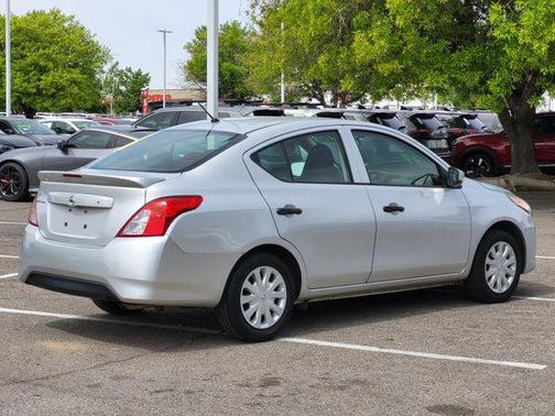 Brilliant Silver 2017 Nissan Versa 1.6 S+