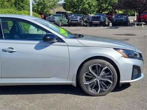 2025 Nissan Altima SR AWD