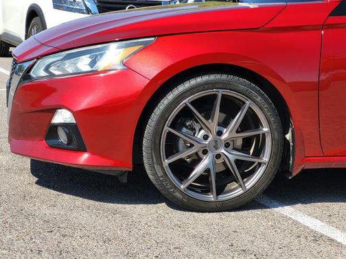 Scarlet Ember Tintcoat 2021 Nissan Altima Platinum Intelligent AWD