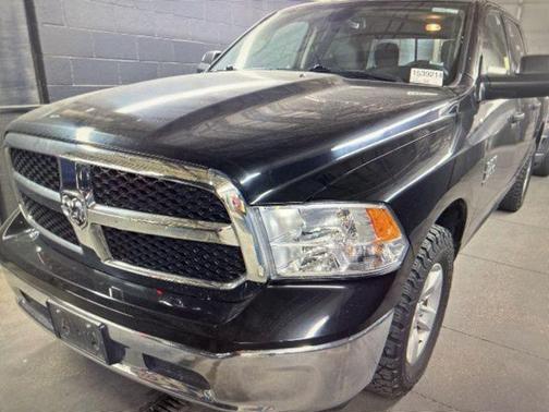 Diamond Black Crystal Pearlcoat 2023 RAM 1500 Classic SLT