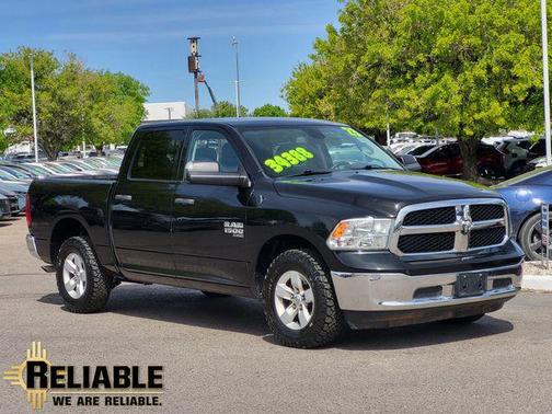 Diamond Black Crystal Pearlcoat 2023 RAM 1500 Classic SLT