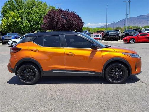 2023 Nissan Kicks SR