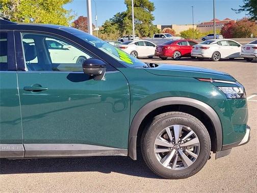 2024 Nissan Pathfinder SL 4WD