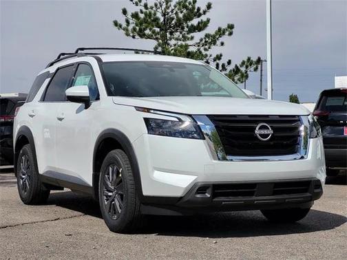2025 Nissan Pathfinder SV FWD
