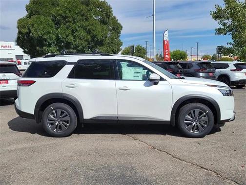 2025 Nissan Pathfinder SV FWD