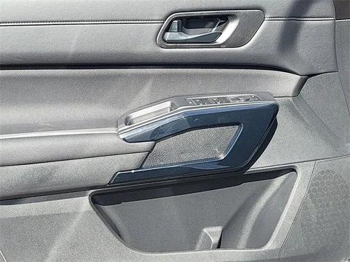 2025 Nissan Pathfinder SV FWD