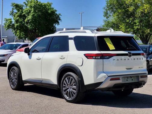 Pearl White Tricoat 2022 Nissan Pathfinder SL 4WD