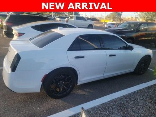 2019 Chrysler 300 Touring