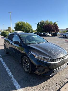 Aurora Black 2024 Kia Forte LXS