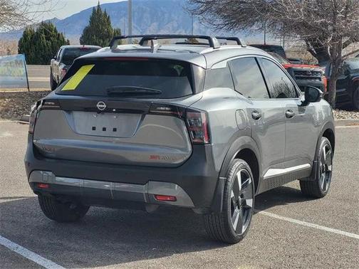 2025 Nissan Kicks SR