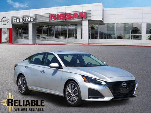 Brilliant Silver Metallic 2023 Nissan Altima 2.5 SL