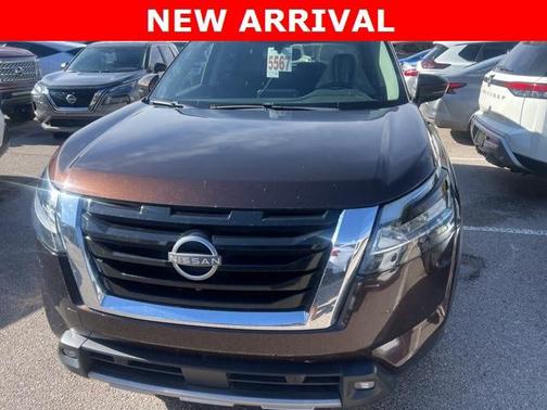 2022 Nissan Pathfinder SL 2WD