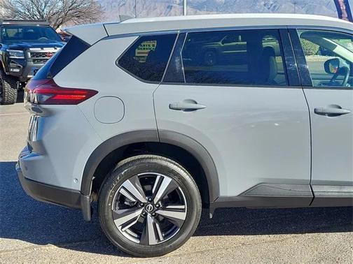 2025 Nissan Rogue SL