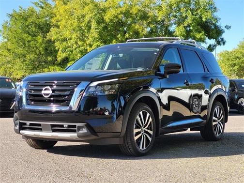 2025 Nissan Pathfinder Platinum 4WD