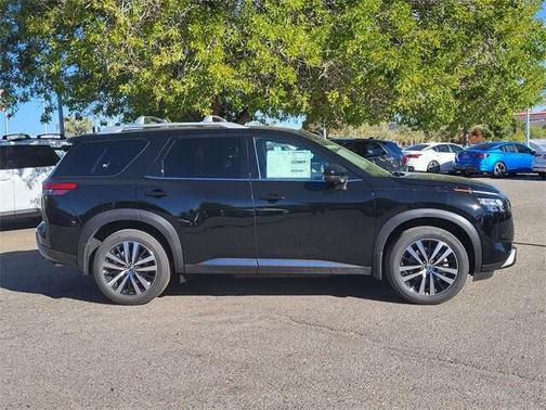 2025 Nissan Pathfinder Platinum 4WD