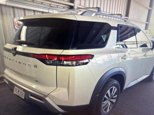 2024 Nissan Pathfinder SL FWD
