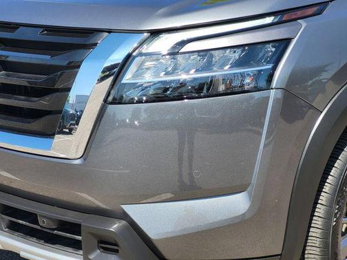 Gun Metallic 2023 Nissan Pathfinder SL FWD