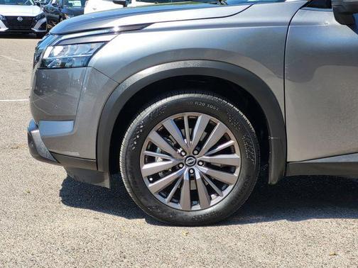 Gun Metallic 2023 Nissan Pathfinder SL FWD