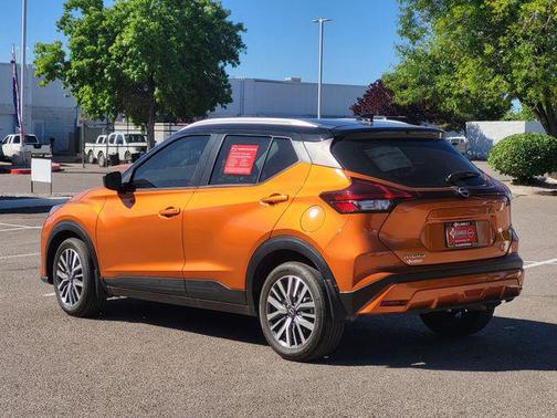 Monarch Orange Metallic/Super Black 2023 Nissan Kicks SV