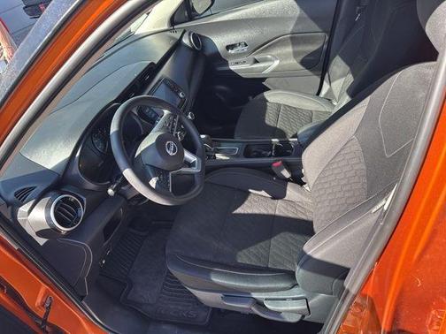 Monarch Orange Metallic/Super Black 2023 Nissan Kicks SV